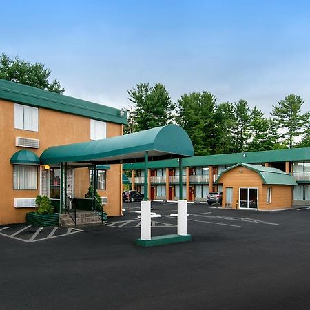 Travelodge By Wyndham Beckley Exterior photo